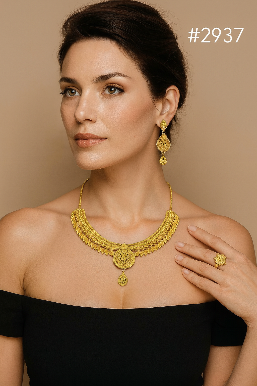 Beautiful Gold Color New Short Necklace Model No. 2937