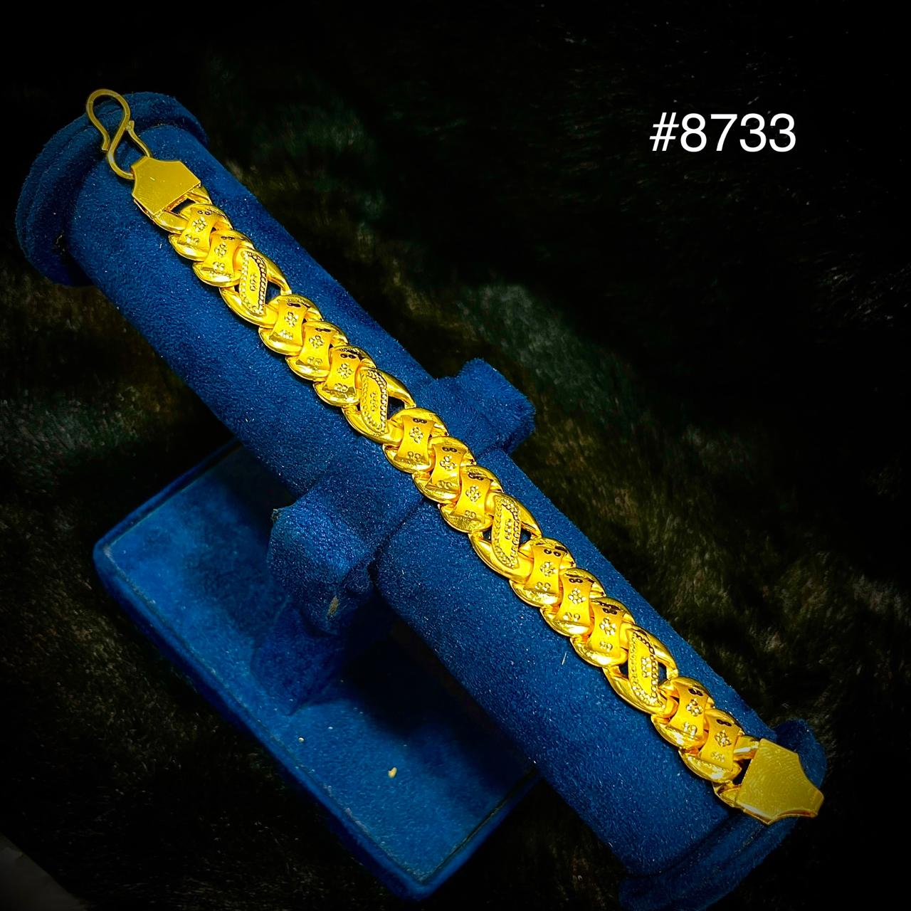 Poojamani Jewellers Designer Embossed Link Gold Bracelet Model No : 8733