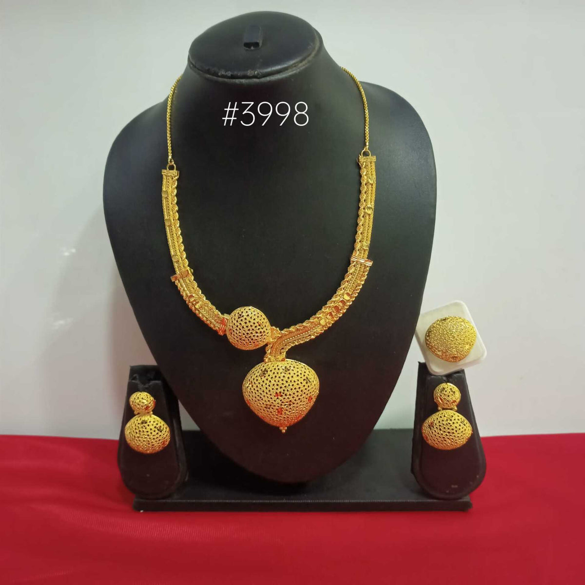 Gold Plated Short Necklace Set, PMJ Model No: 3998