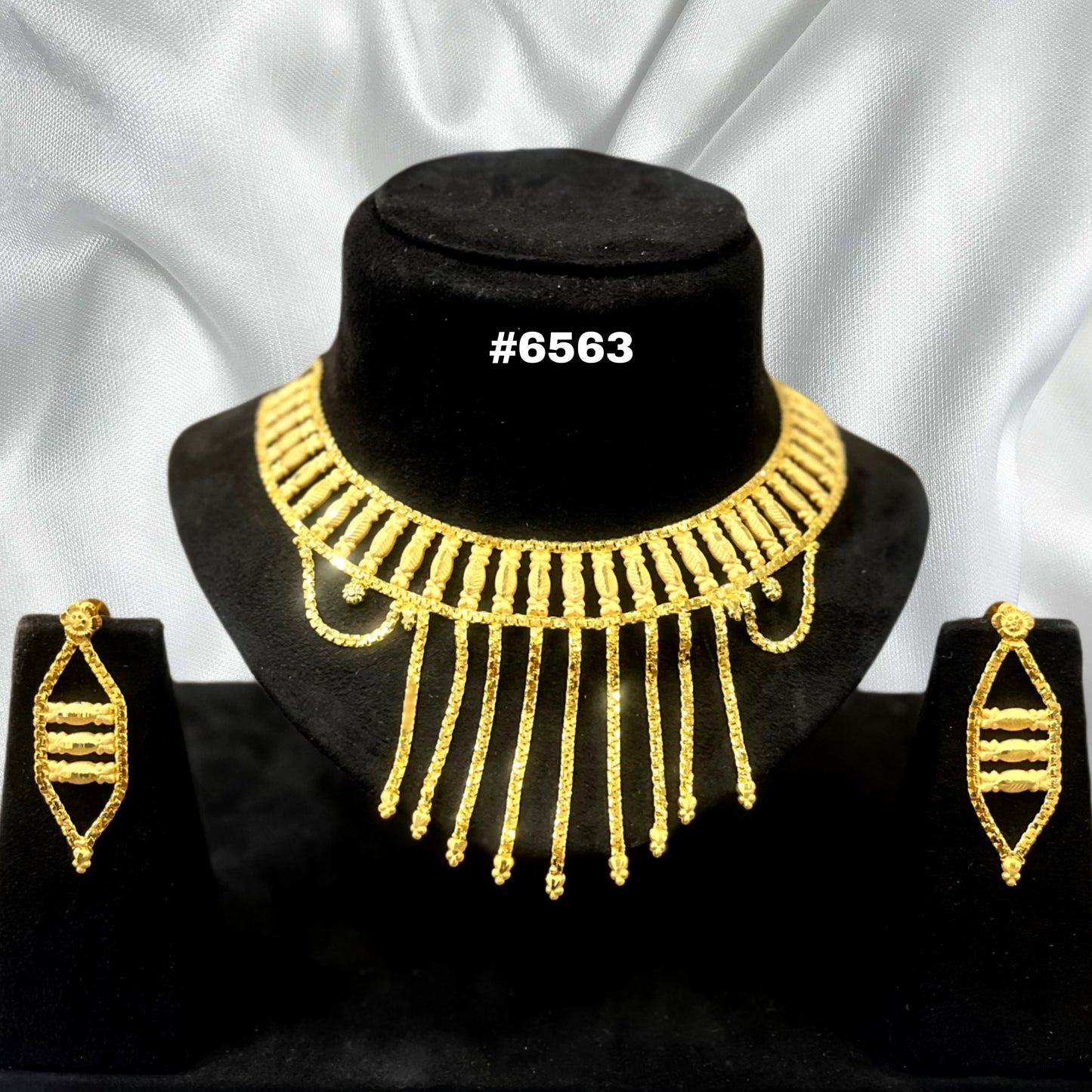 Gold Plated Bridal Short Necklace Set, PMJ Model No: 6563