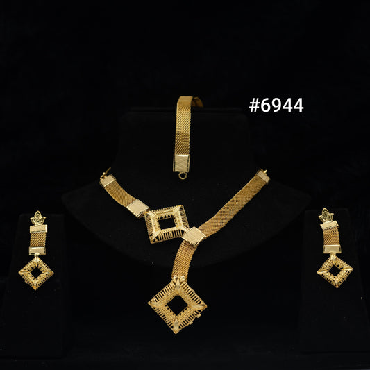 Gold Plated Short Necklaces, PMJ Model No: 6944