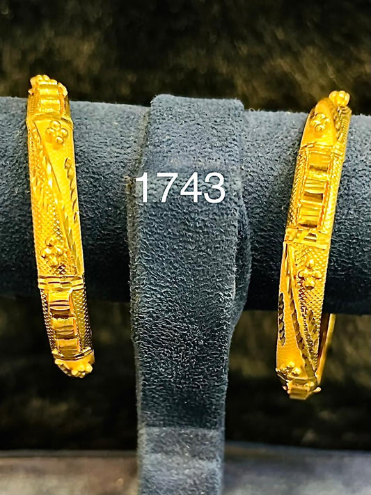 Gold Plated Color Bangles Jewelry Sale Model No : 1743