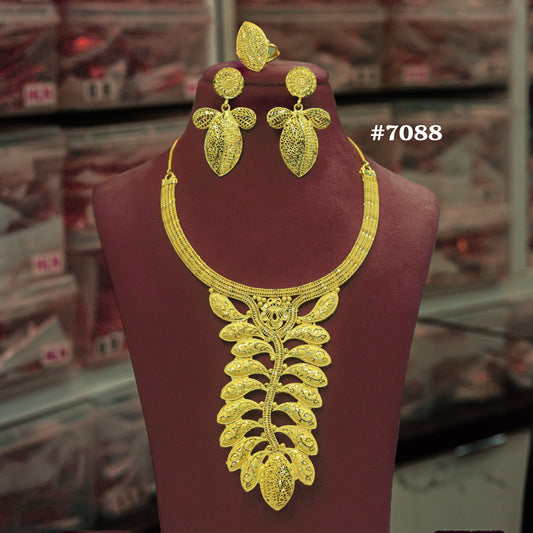 Gold Plated Bridal Short Necklace Set, PMJ Model No: 7088