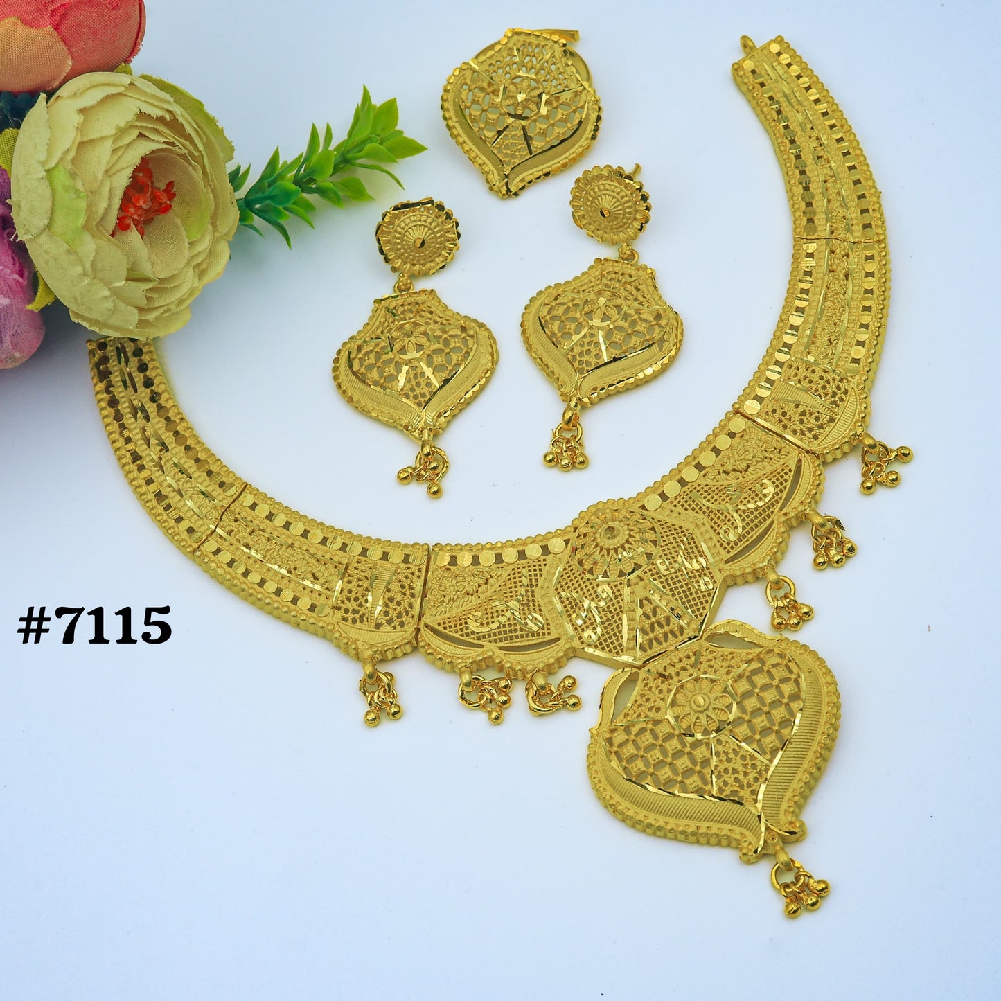 24 Carat Gold Plated Short Necklace 1 Gram Gold Plated Jewellery PMJ Model No : 7115