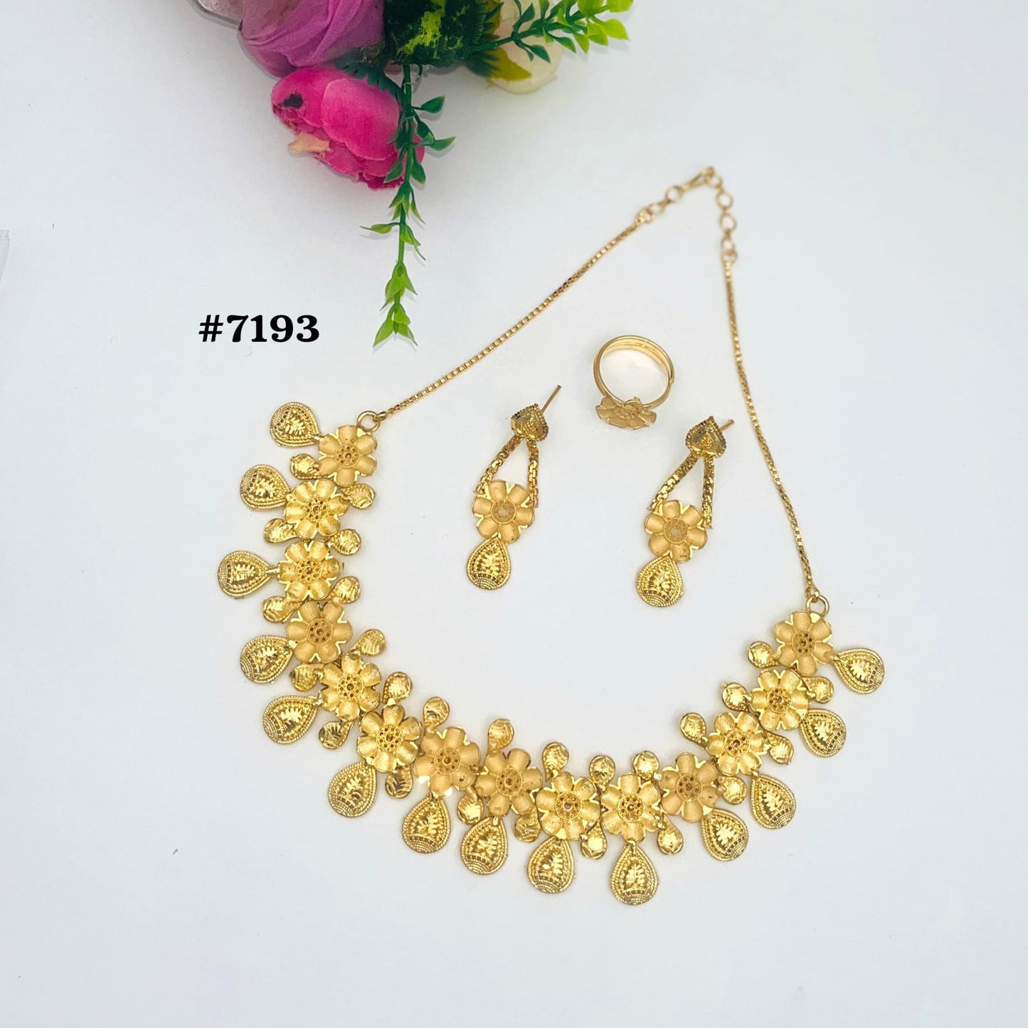 Gold Plated Short Necklace 1 Gram Gold Plated Jewellery PMJ Model No : 7193