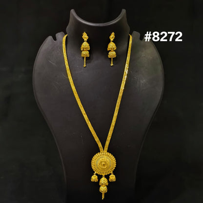 Gold necklace and earrings set on a black stand with '#8272' text.