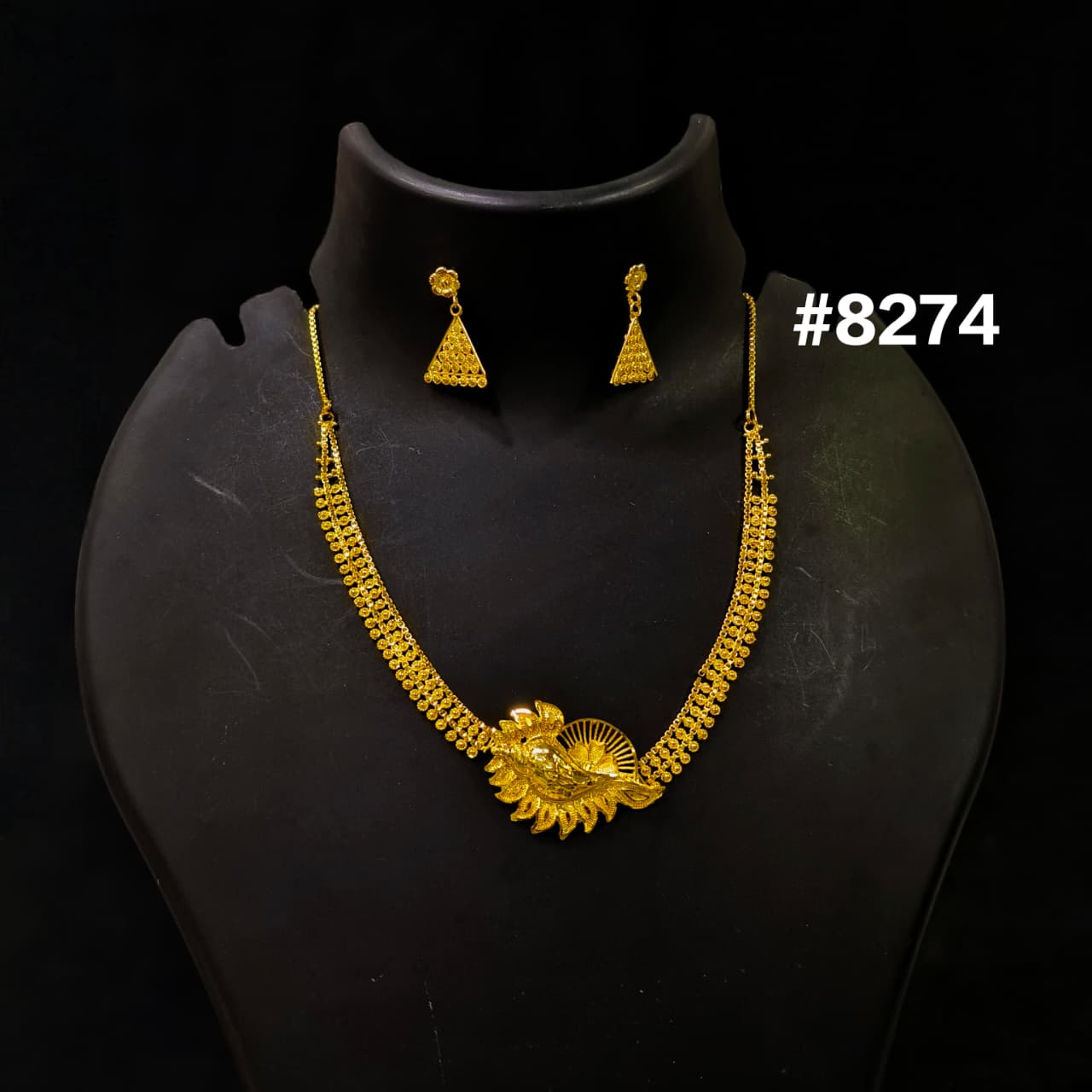 Gold Plated Short NECKLACE 5 Gram Gold Plated Jewellery PMJ Model No : 8274