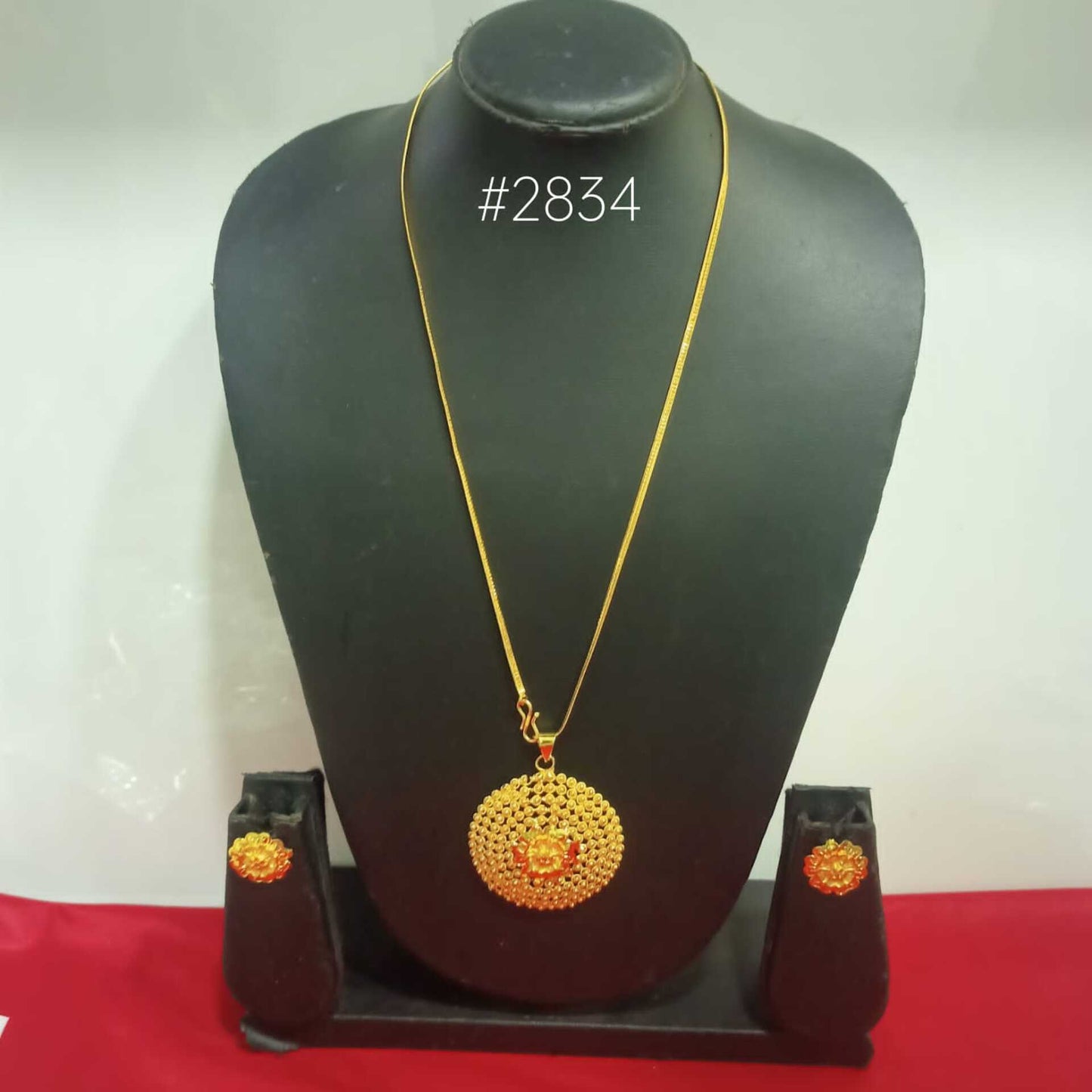 Gold Plated Beautiful Stylish pendant sets Model No: 2834