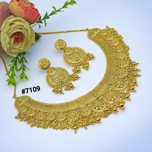 Gold Plated Short Necklace 1 Gram Gold Plated Jewellery PMJ Model No : 7109