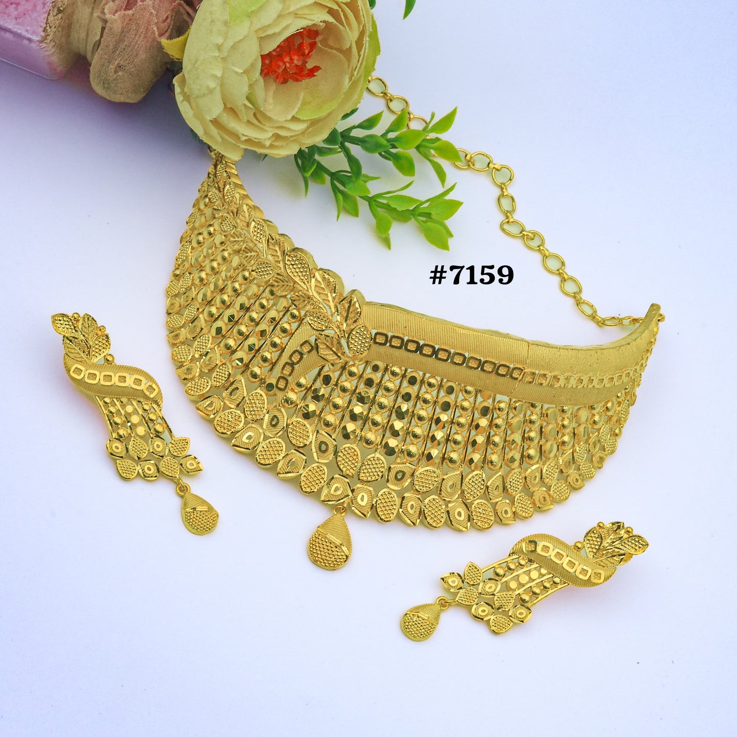 Gold Plated Short Necklace 1 Gram Gold Plated Jewellery PMJ Model No : 7159