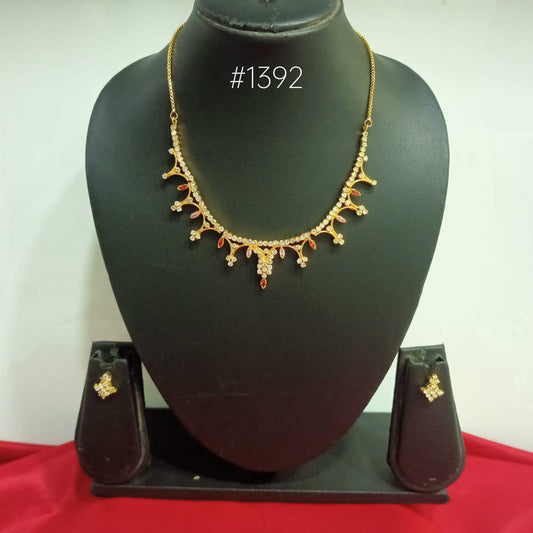 Beautiful Short Necklace of Gold Forming Dimaond Style Jewelry Sale MODEL : 1392