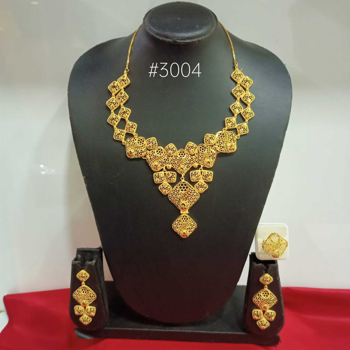 PMJ Short Box Design Chain Necklace Model No. 3004