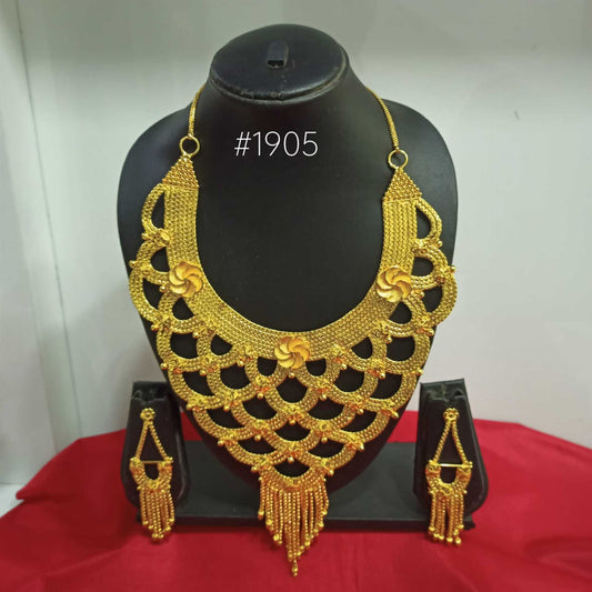 Gold Plated Beautiful Stylish Small Necklace with Earrings MODEL 1905