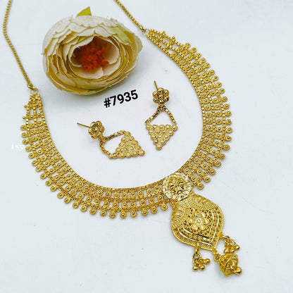 Gold Plated Short Necklace 5 Gram Gold Plated Jewellery PMJ Model No : 7935