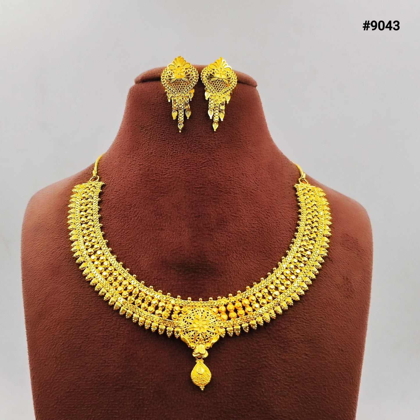 Gold Plated SHORT NECKLACE 5 Gram Gold Plated Jewellery PMJ Model No : 9043