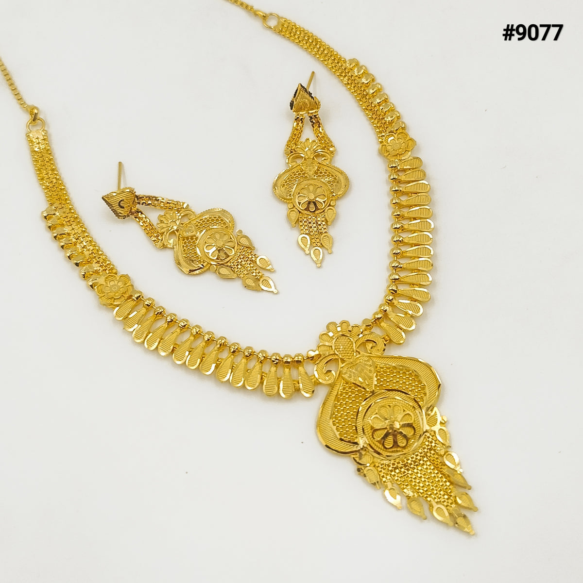 Gold Plated SHORT NECKLACE 5 Gram Gold Plated Jewellery PMJ Model No: 9077