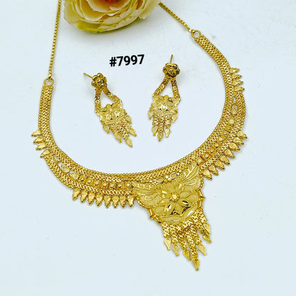 Gold Plated Short NECKLACE 5 Gram Gold Plated Jewellery PMJ Model No : 7997