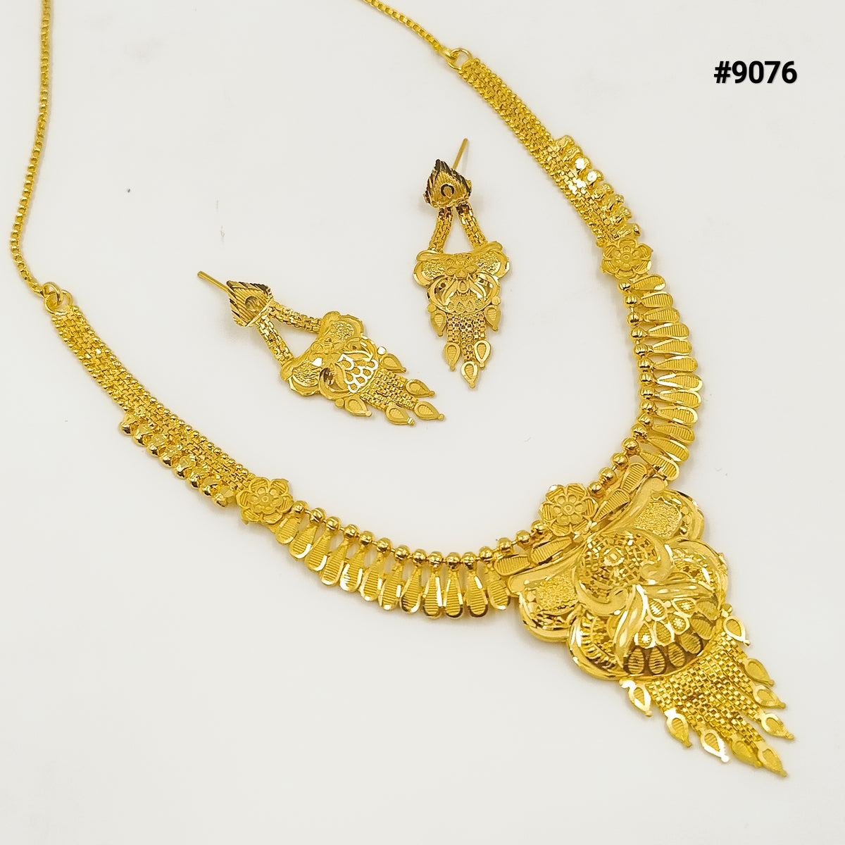 Gold Plated SHORT NECKLACE 5 Gram Gold Plated Jewellery PMJ Model No: 9076