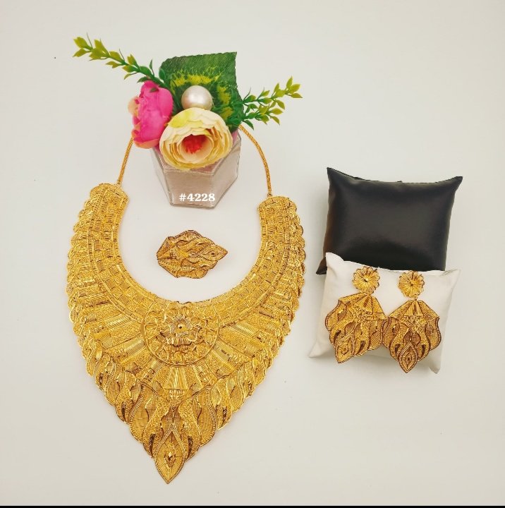 Gold Plated Hand Made Short Necklace Set, PMJ Model No: 4228