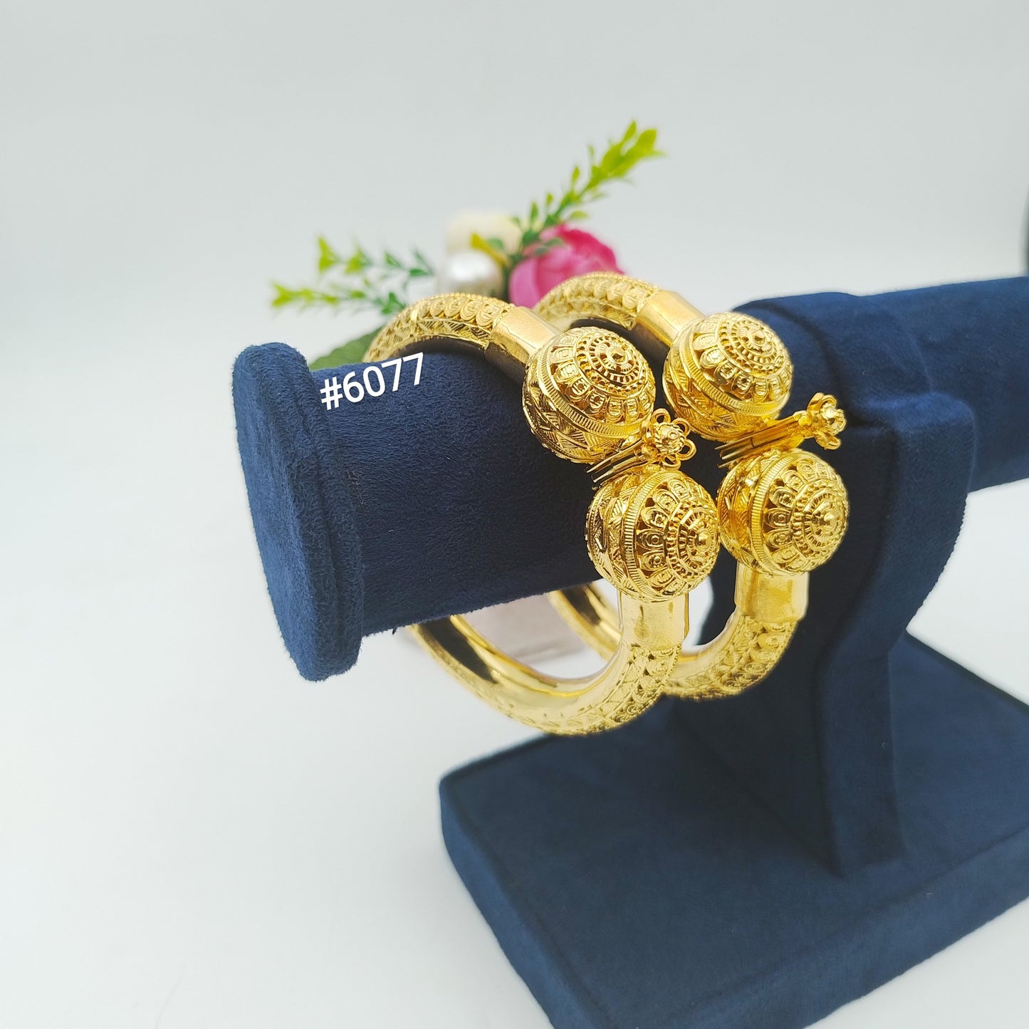 Gold Plated Beautiful Stylish Bangles Model No: 6077