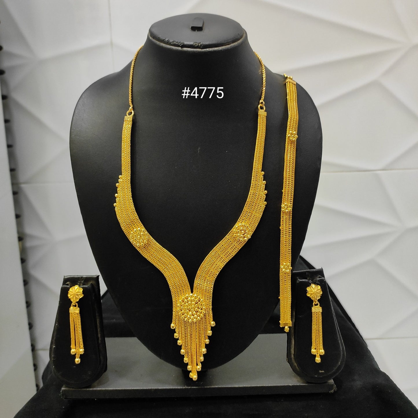 Gold Plated Bridal Short Necklace Set, PMJ Model No: 4775