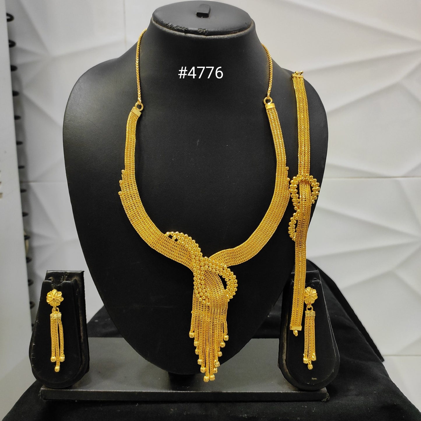 Gold Plated Bridal Short Necklace Set, PMJ Model No: 4776