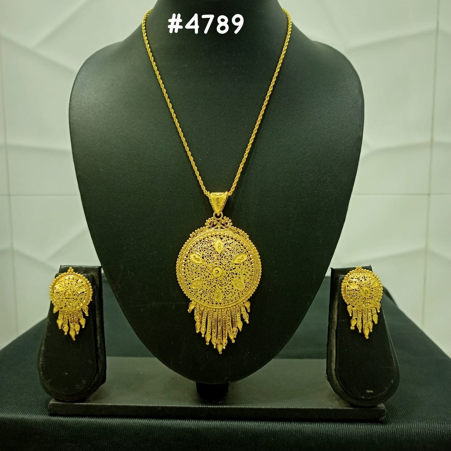 Gold Plated Pendant, PMJ Model No: 4789