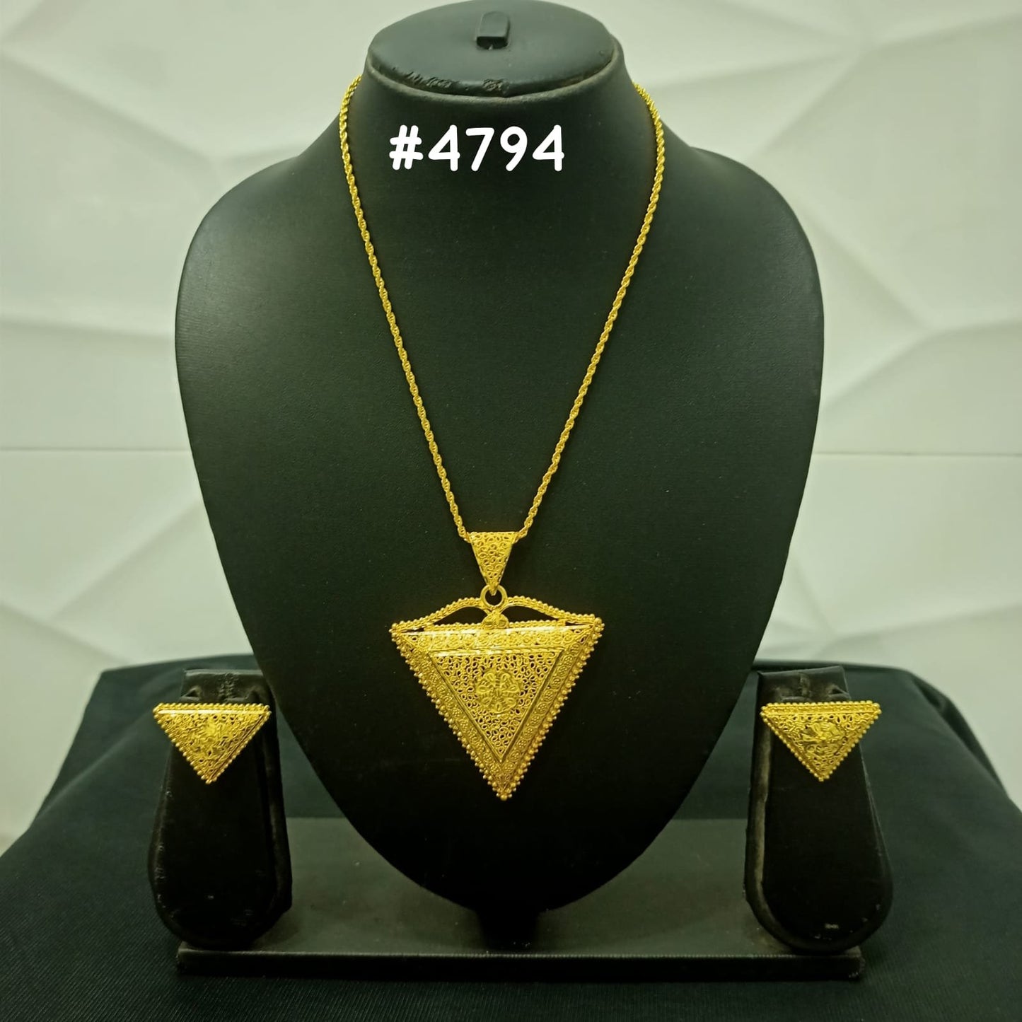 Gold Plated Pendant, PMJ Model No: 4794