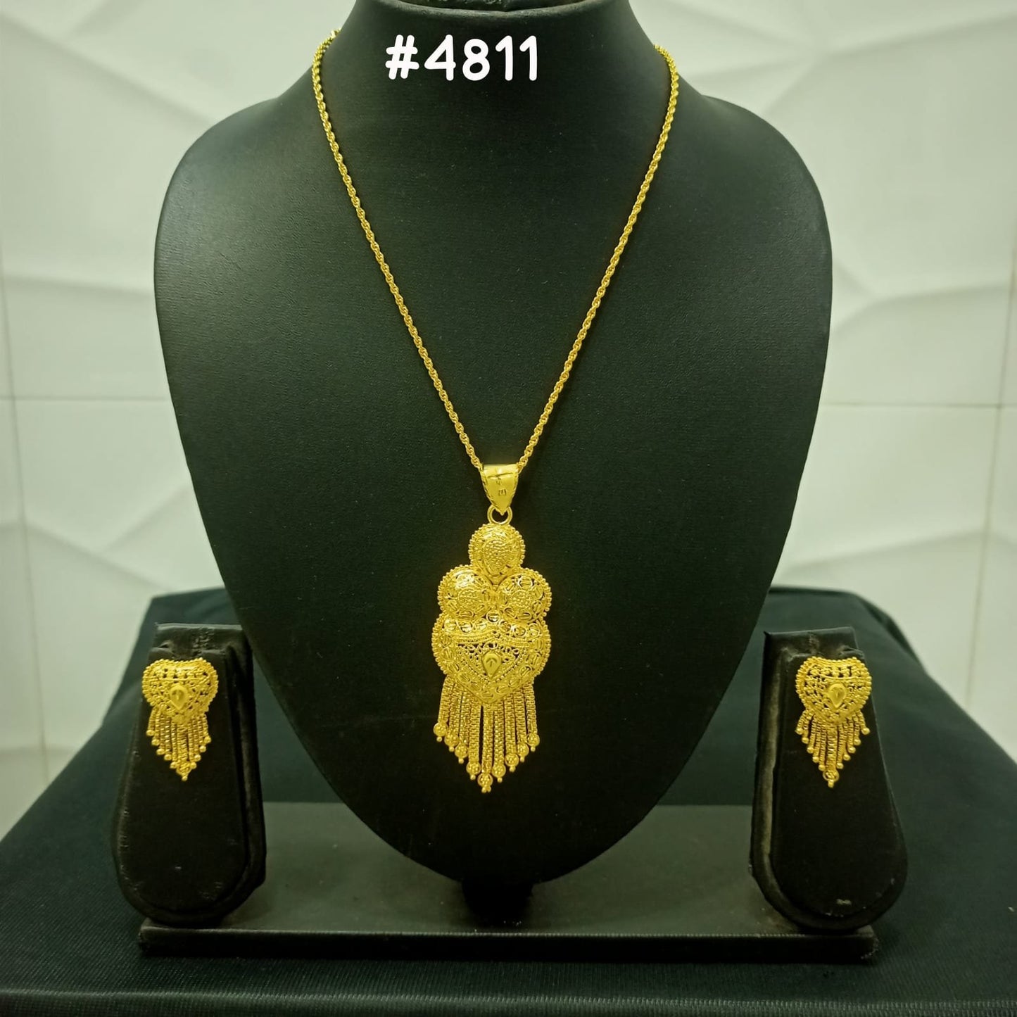 Gold Plated Pendant, PMJ Model No: 4811