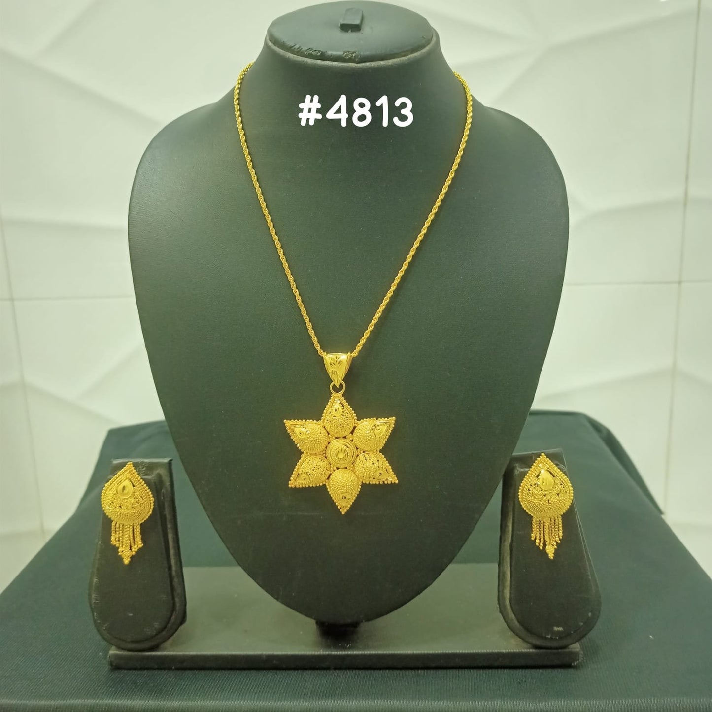 Gold Plated Pendant, PMJ Model No: 4813