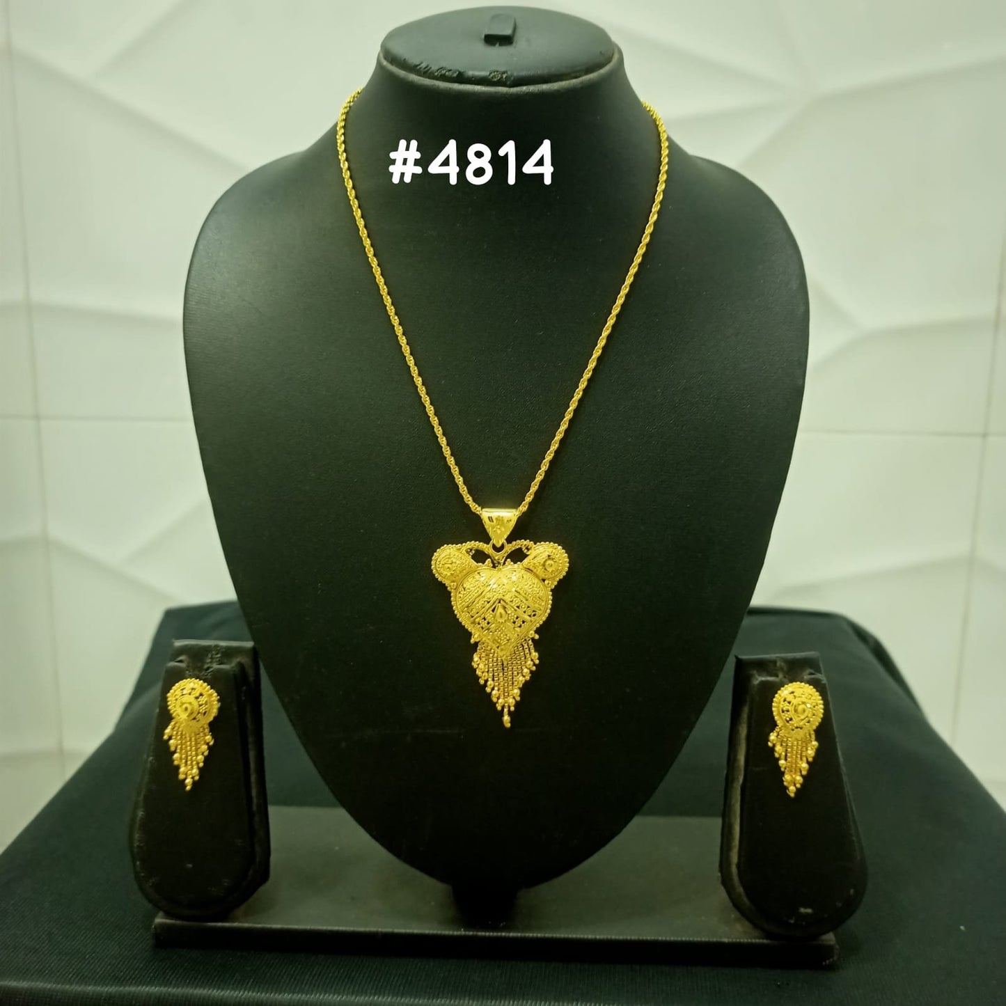 Gold Plated Pendant, PMJ Model No: 4814