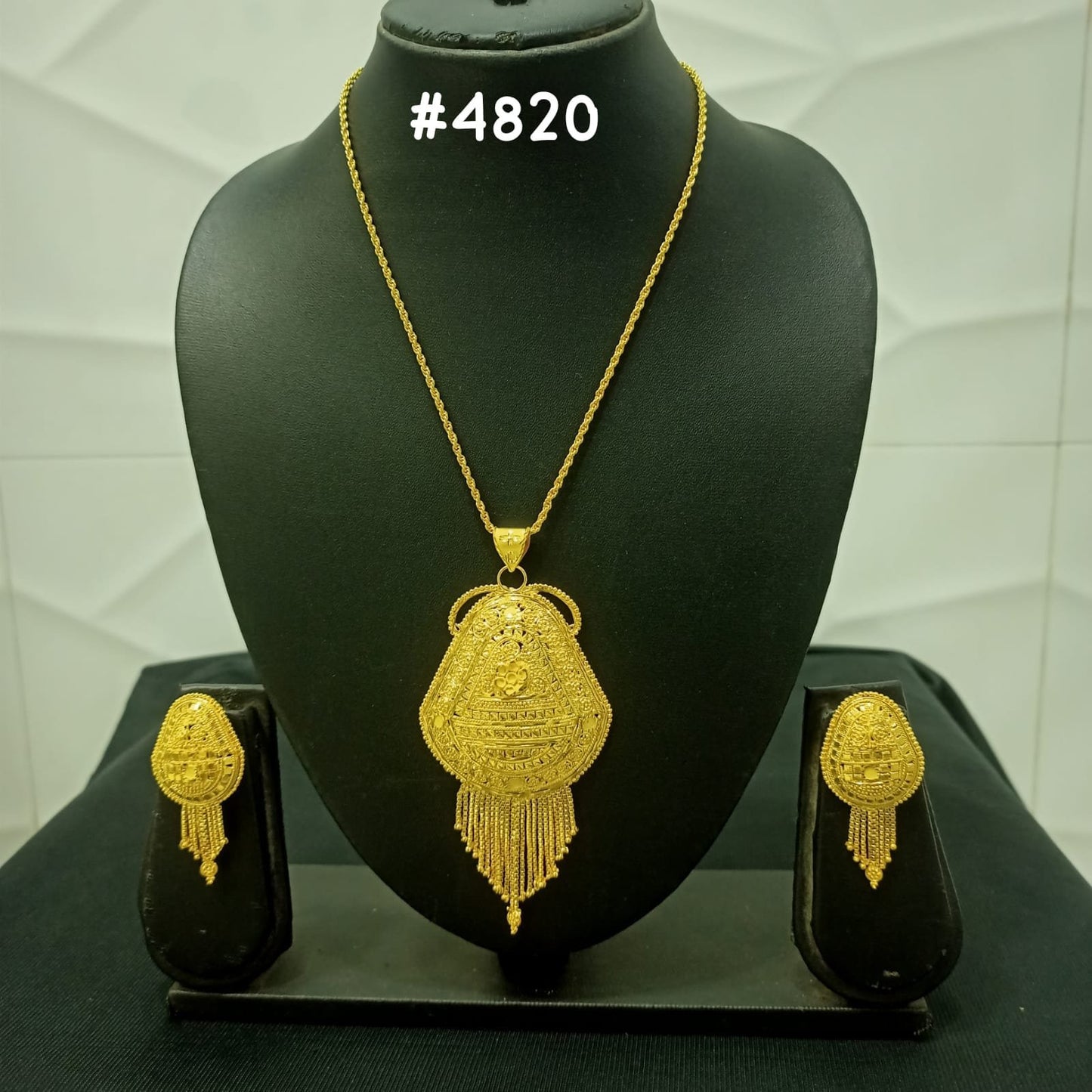 Gold Plated Pendant, PMJ Model No: 4820