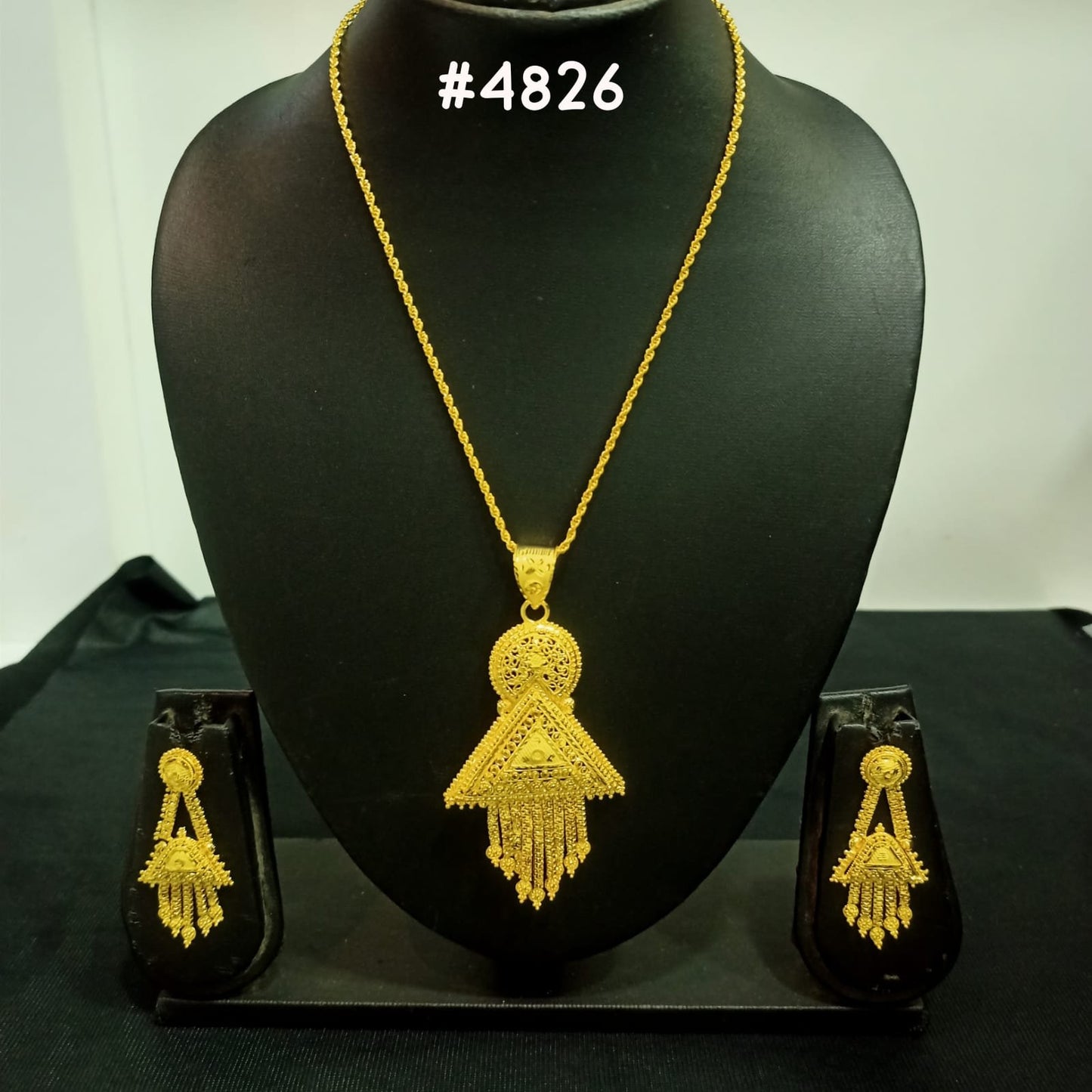 Gold Plated Pendant, PMJ Model No: 4826