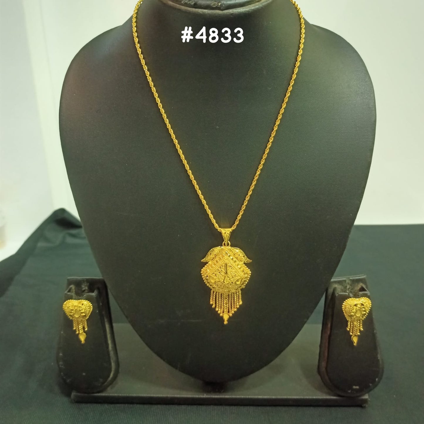 Gold Plated Pendant, PMJ Model No: 4833