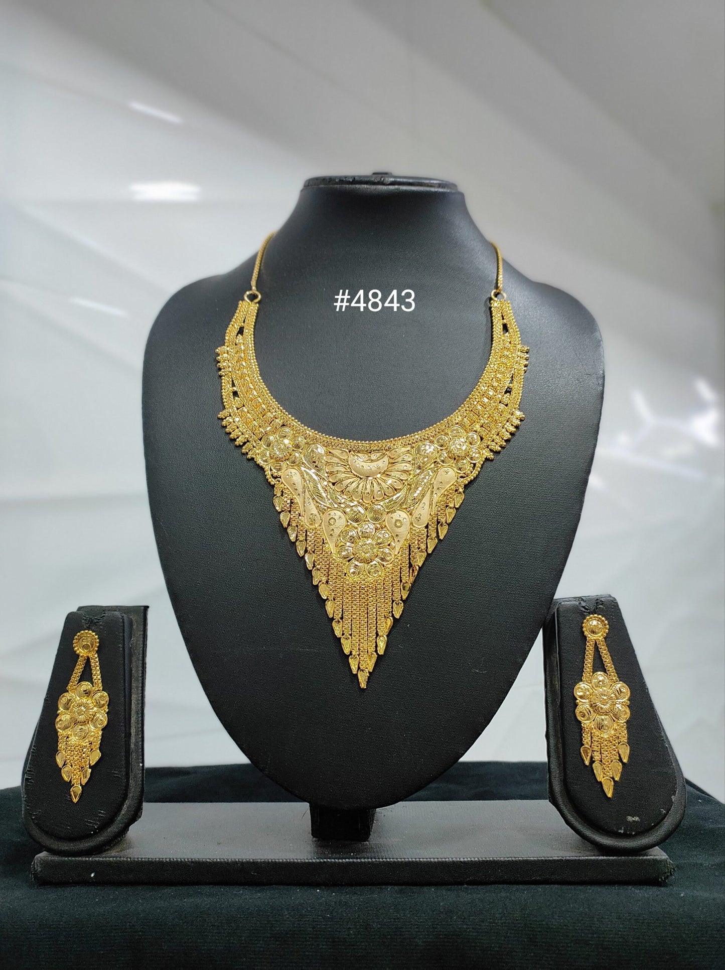 Gold Plated Bridal Short Necklace Set, PMJ Model No: 4843