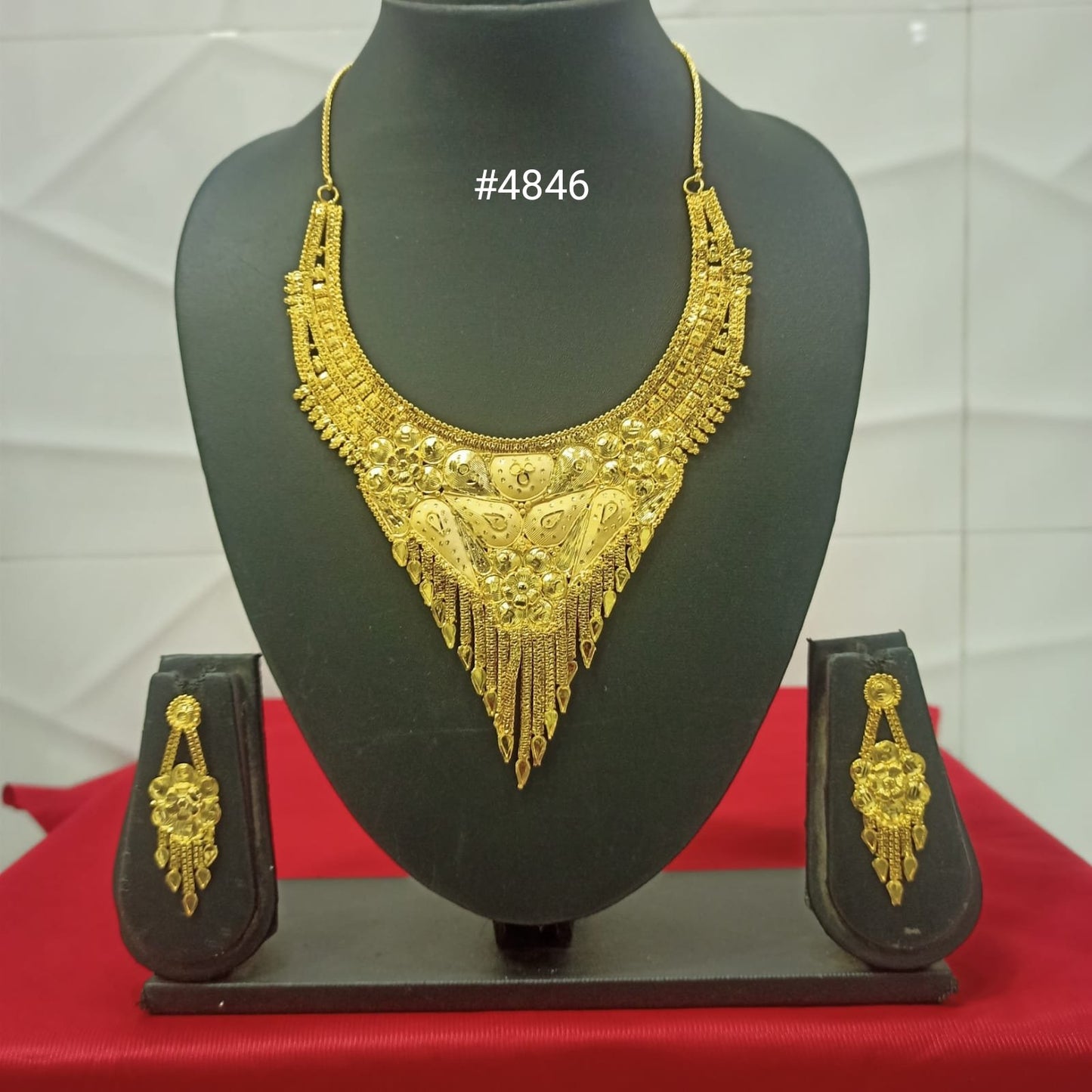 Gold Plated Bridal Short Necklace Set, PMJ Model No: 4846