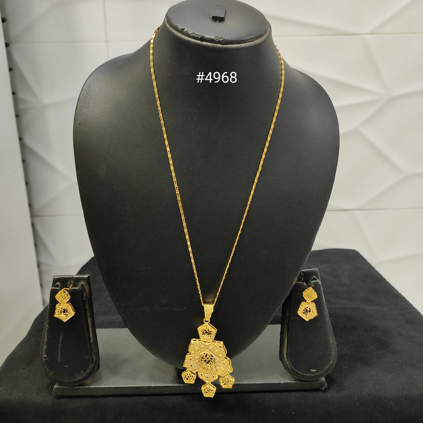 Gold Plated Pendant, PMJ Model No: 4968