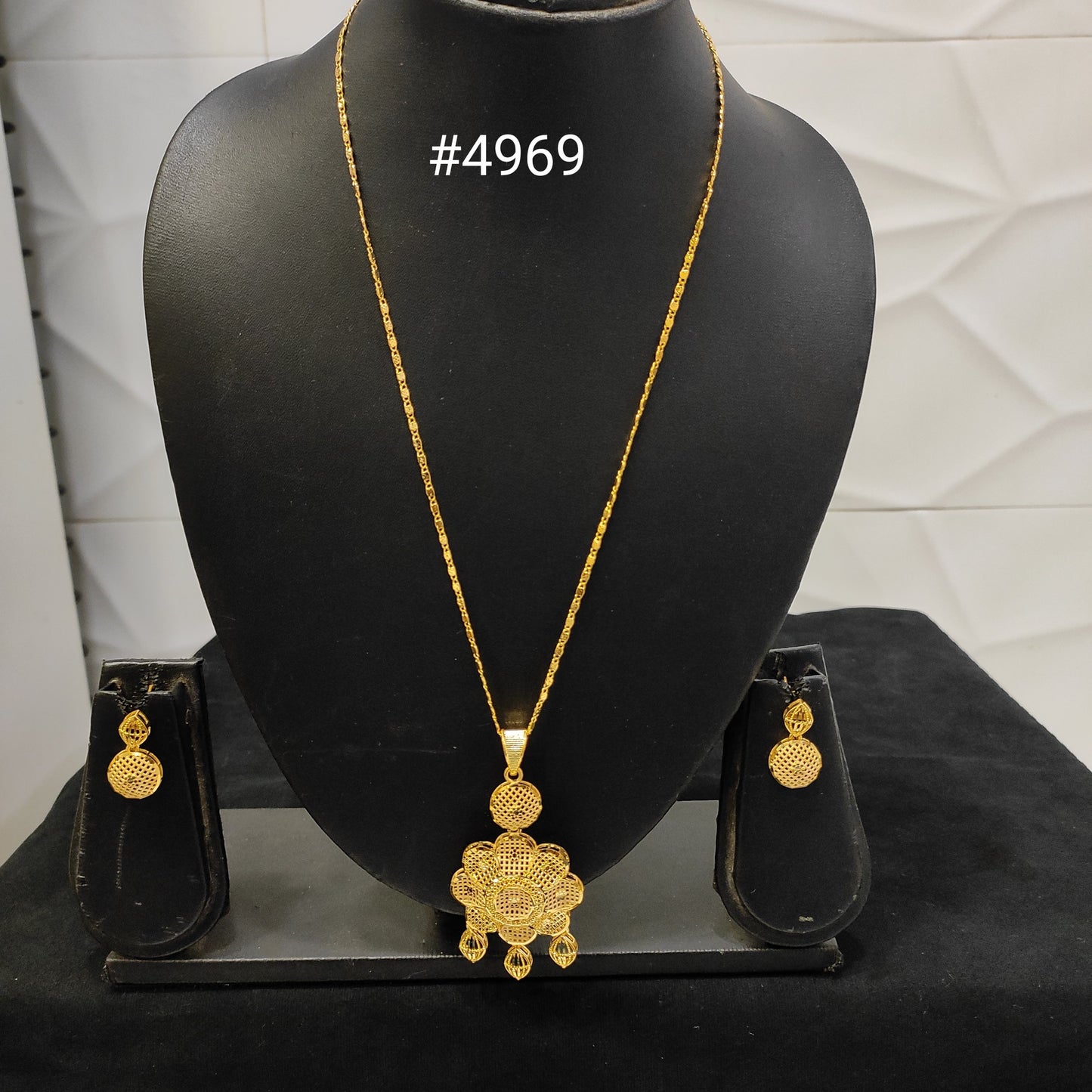 Gold Plated Pendant, PMJ Model No: 4969