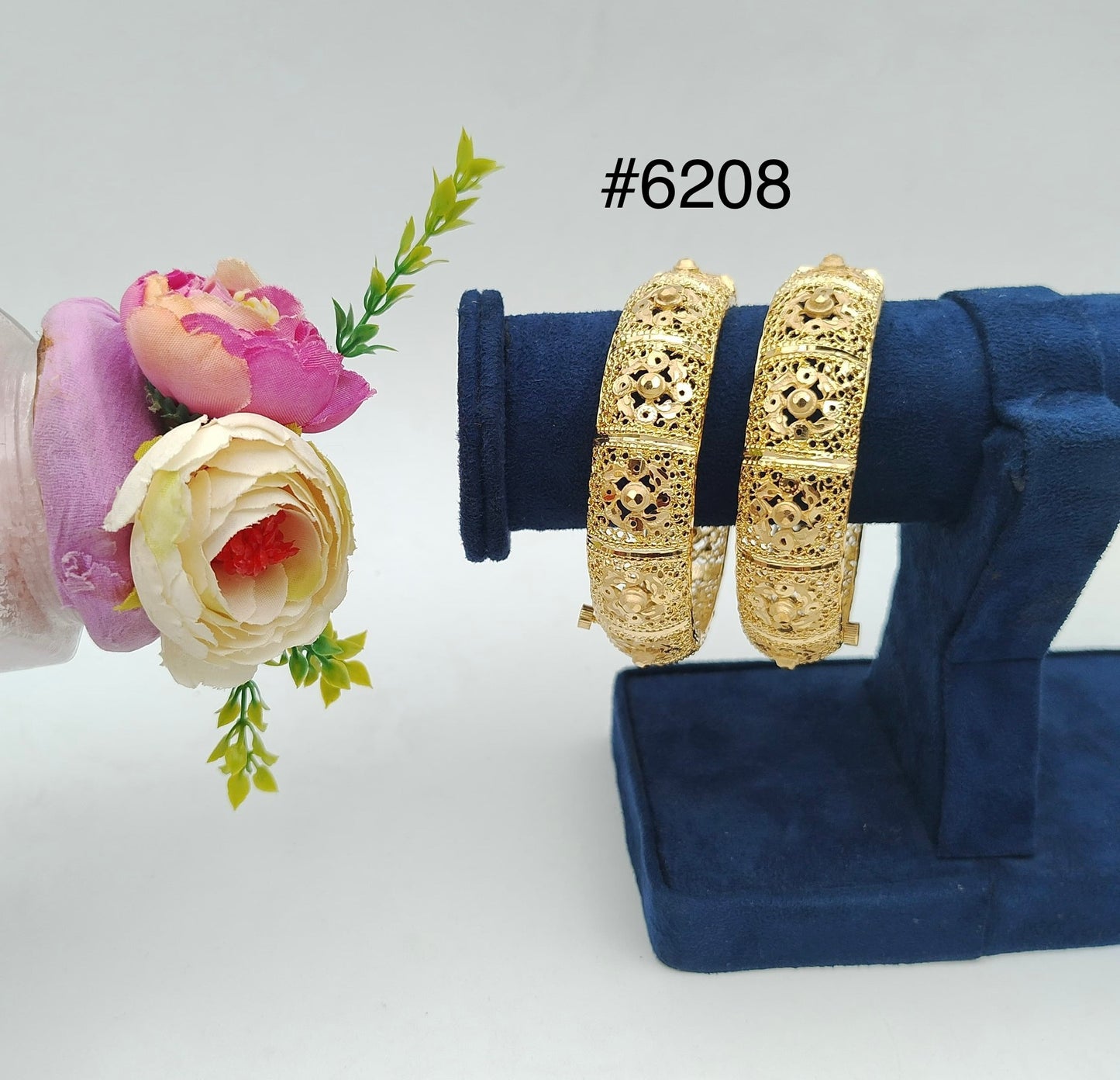 Gold Plated Beautiful Stylish Bangles Model No: 6208