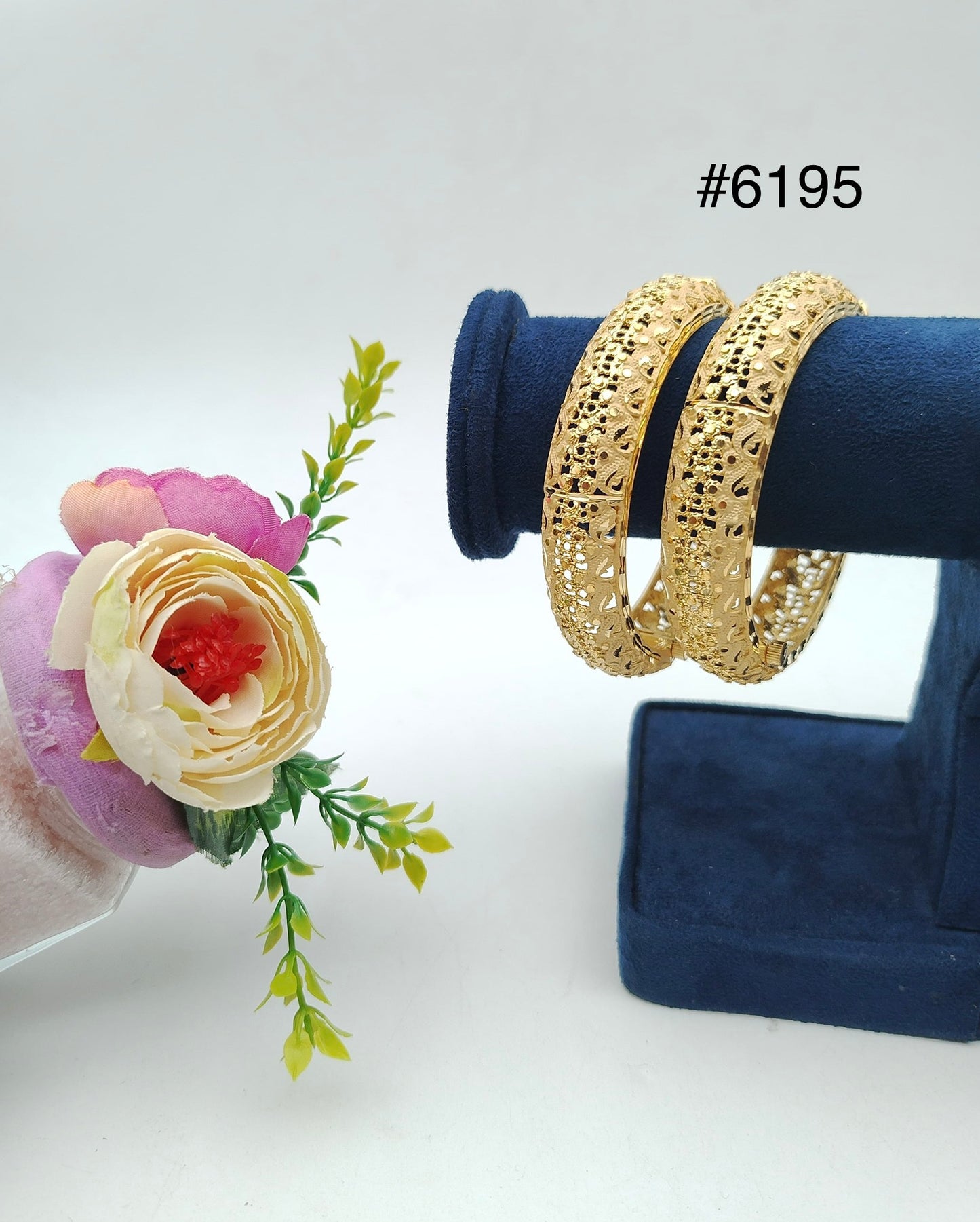 Gold Plated Beautiful Stylish Bangles Model No: 6195